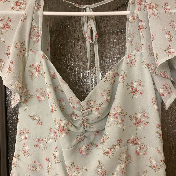 Ruched backless Sundress - Picture 3 of 3